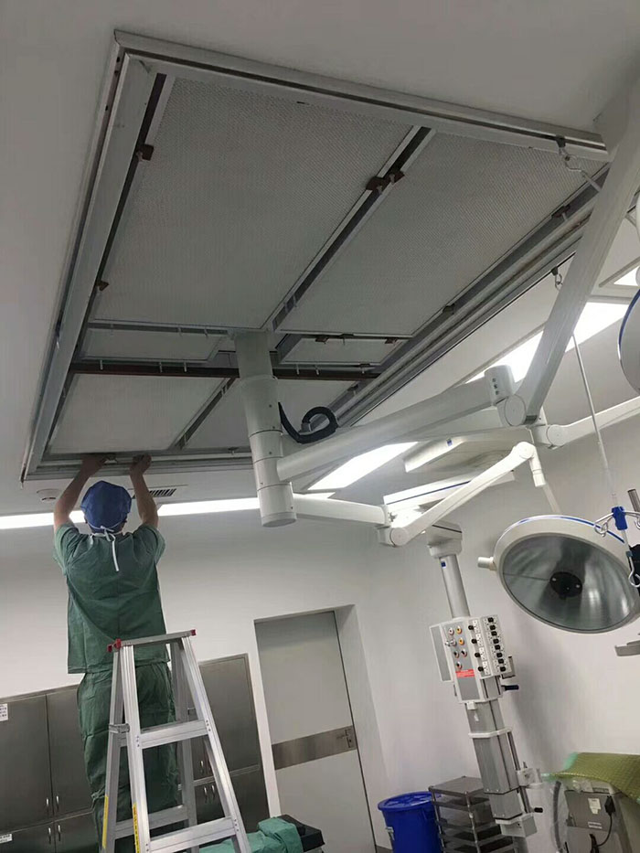 手术室洁净层流送风天花高效91免费版污下载更换现场实拍图